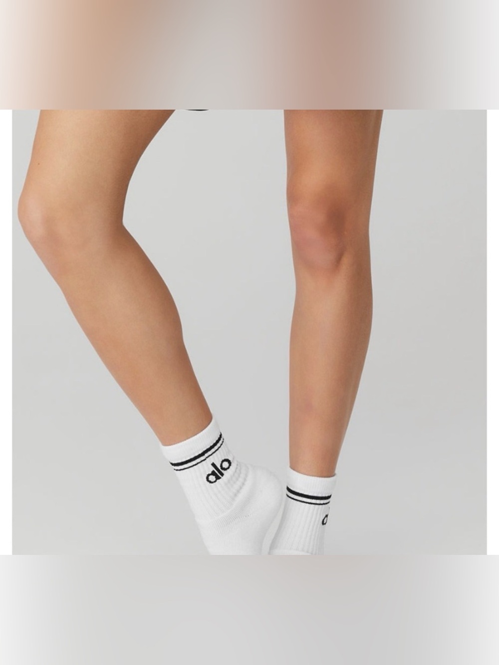 ALO YOGA Unisex Half-Crew Throwback Sock, WHITE NWT